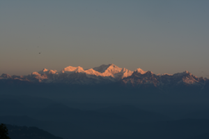 Morning view of Mount Kanchenjunga at দাওয়াইপানি
