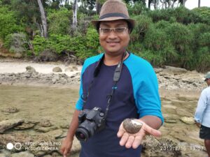 Image with living pearl